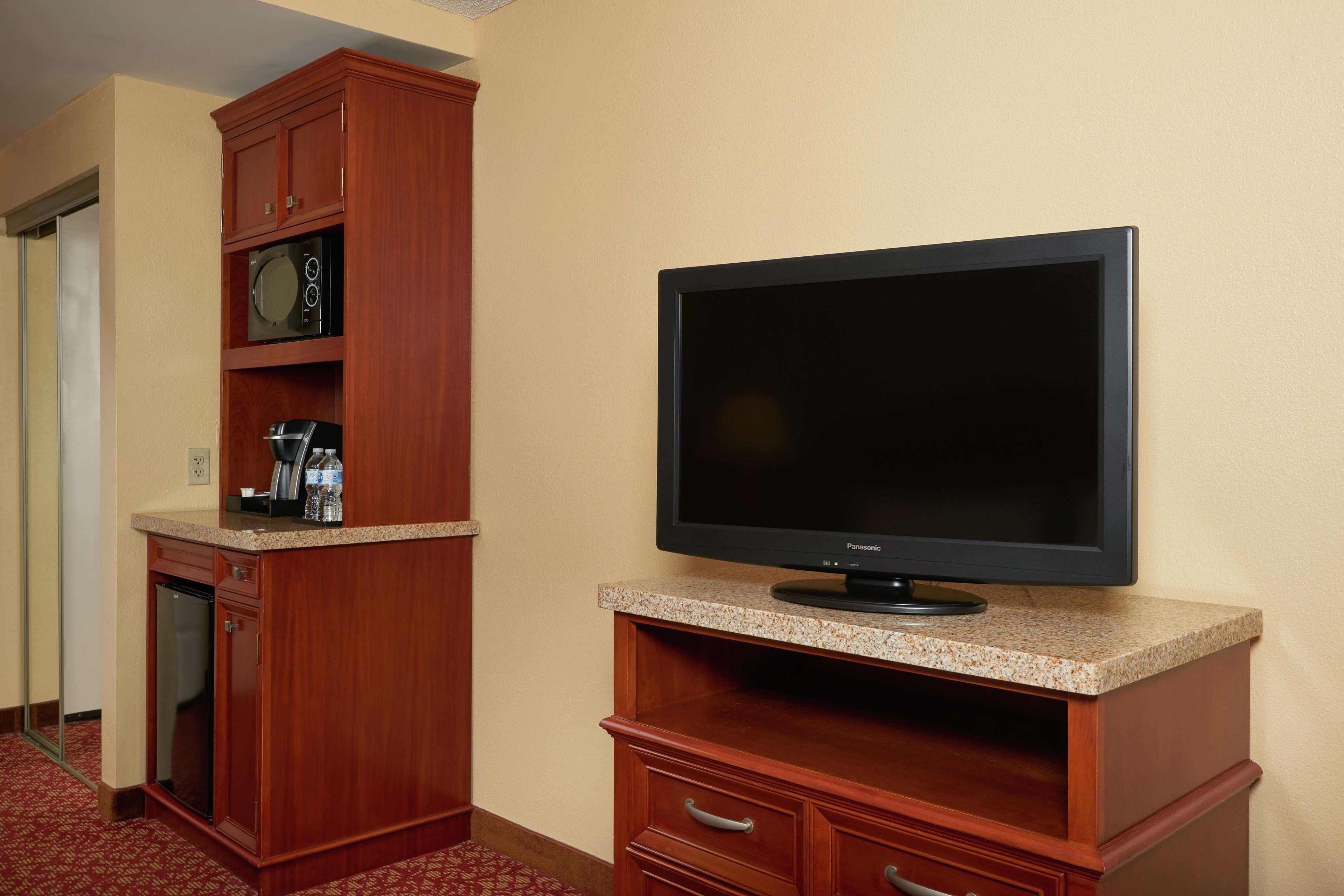 Hilton Garden Inn Ньюпорт-Ньюс Экстерьер фото