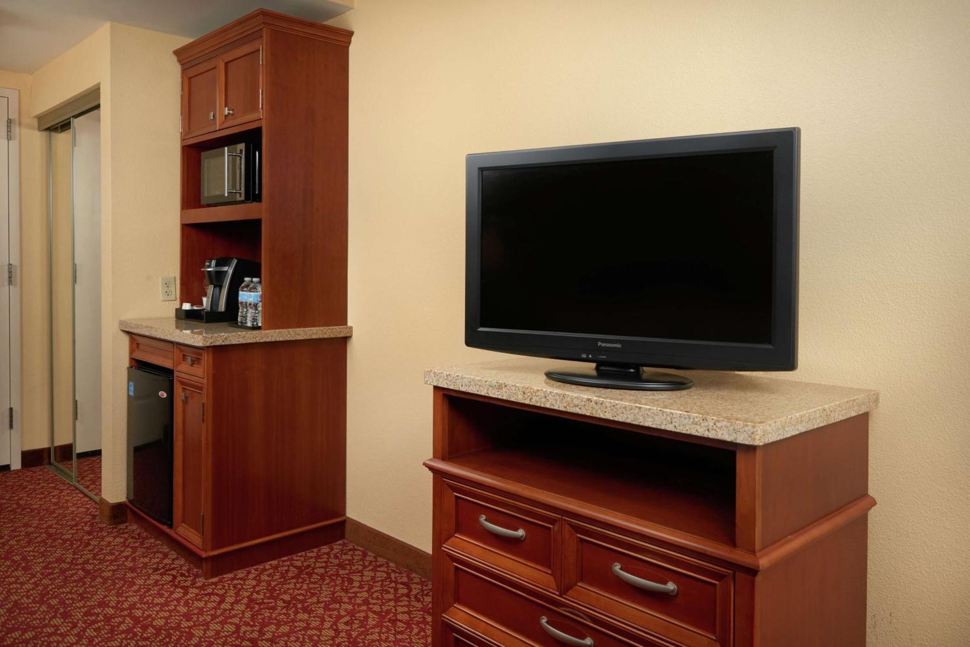Hilton Garden Inn Ньюпорт-Ньюс Экстерьер фото